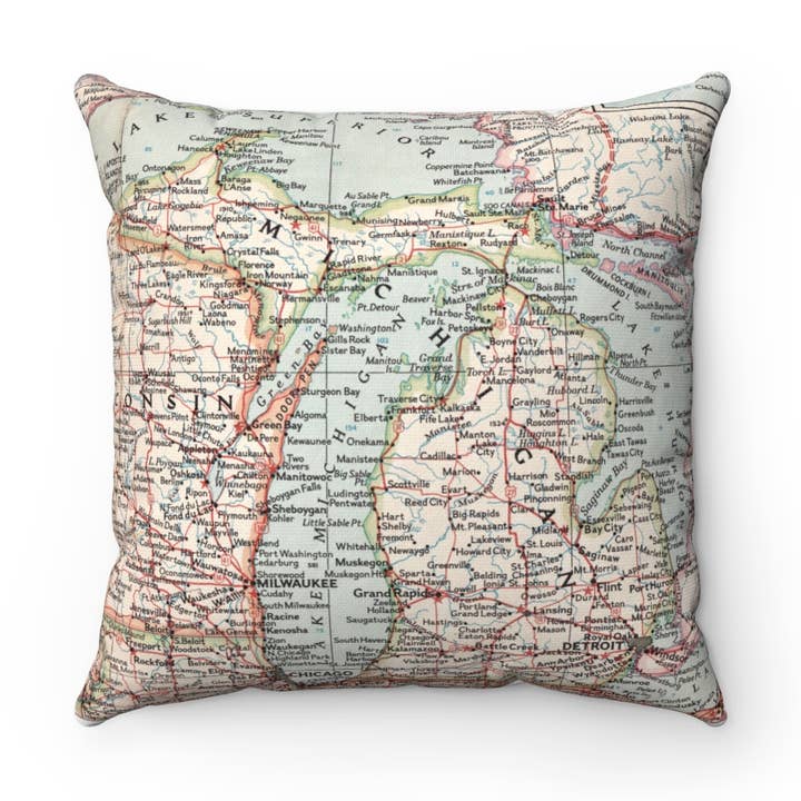 Coussin Carte du Michigan – Coussin Carré 18" pour la vente par Daisy Mae Designs