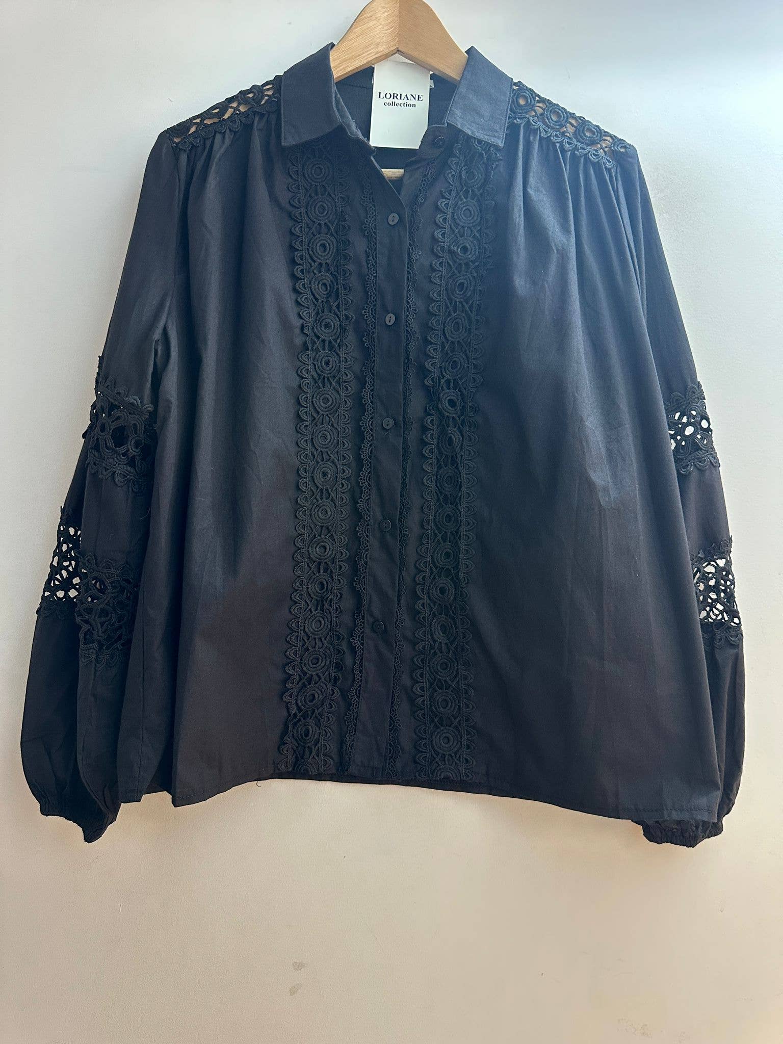 LORIANE – Engroshandel Skjorte med buttondown – til kvinder – Bomuldsbluse 6580 med broderi, boheme-stil, lange ærmer, one size 36-402