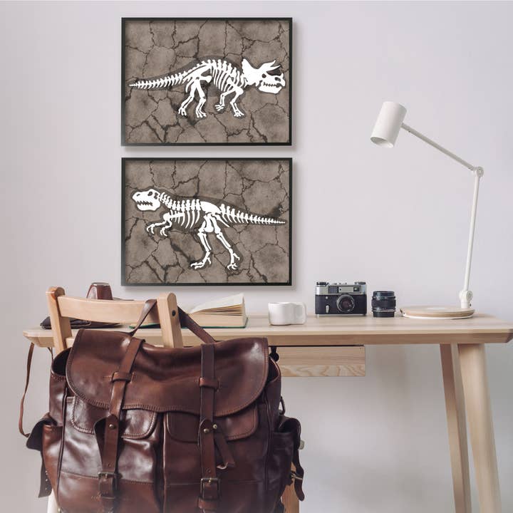 Stupell Industries – wholesale Konsttryck – Dinosaurie skelett artefakter knäckt jorden 2pc blk ram barn