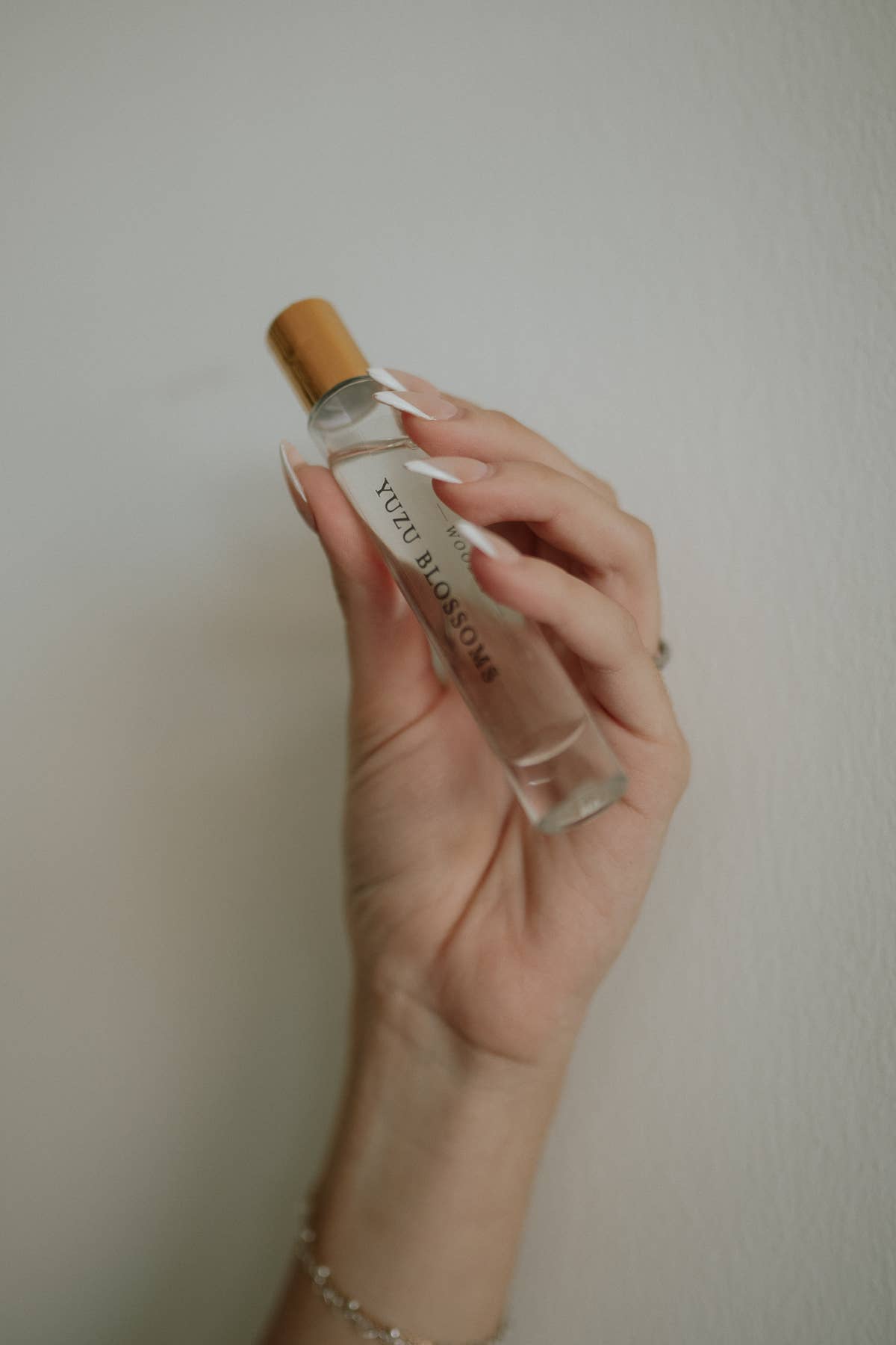 Woodsy Homelife - Wholesale Roll-On Fragrance - Yuzu Blossom /Roll-On Fragrance/10mls1