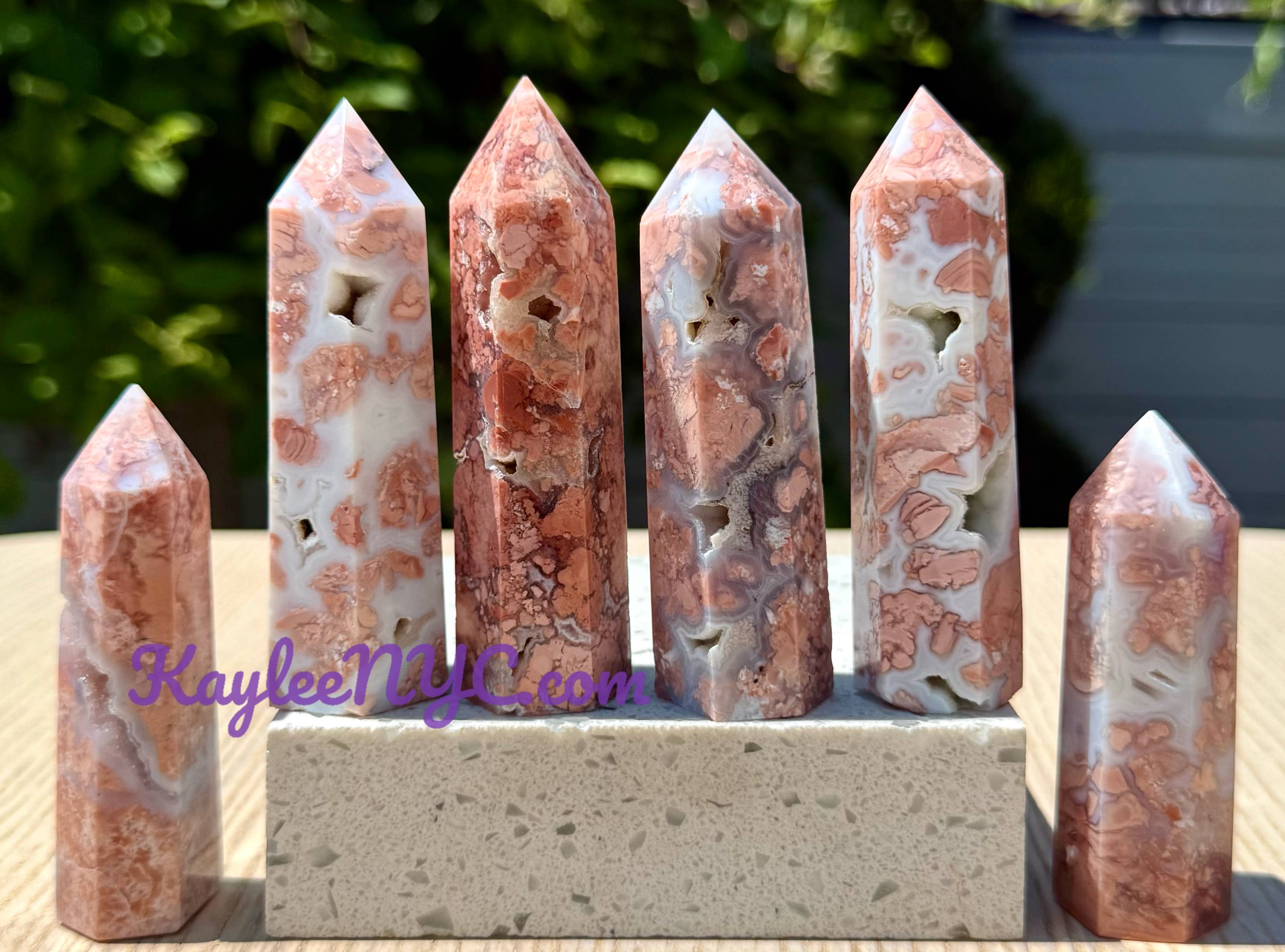 KayleeNYC – Großhandel Spiritueller Stein/Kristall – 1 lb natürlicher rosa Achat-Obelisk-Turm Kristallspitzen3