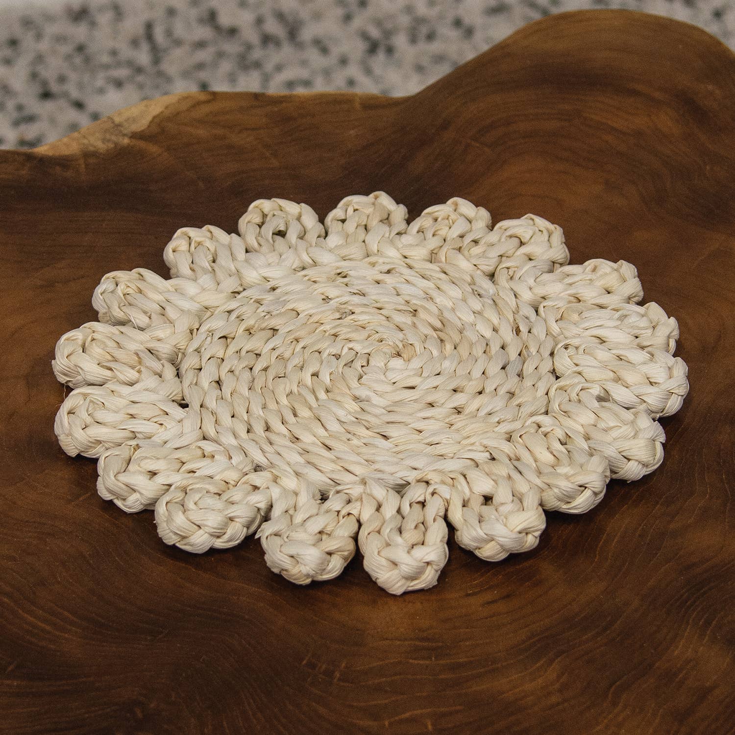 Col House Designs - Wholesale Candle Holder - Corn Husk Flower Shape Candle Mat, Large1