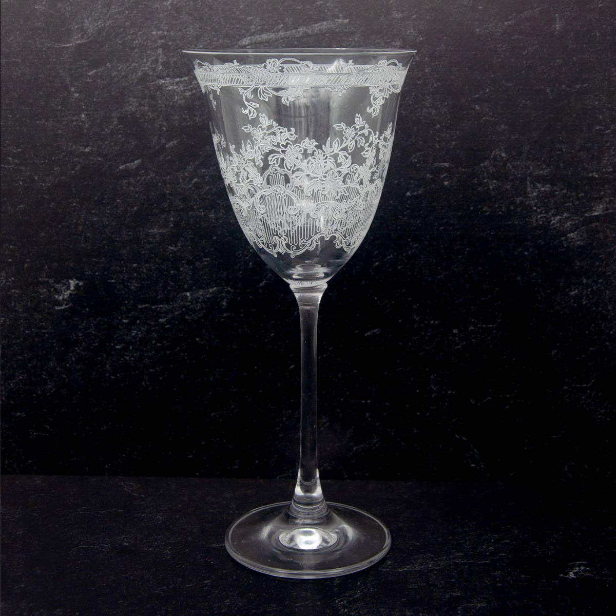 Arte Italica & Crown Linen Designs - Wholesale Wine Glass - Giardino Wine Glass4