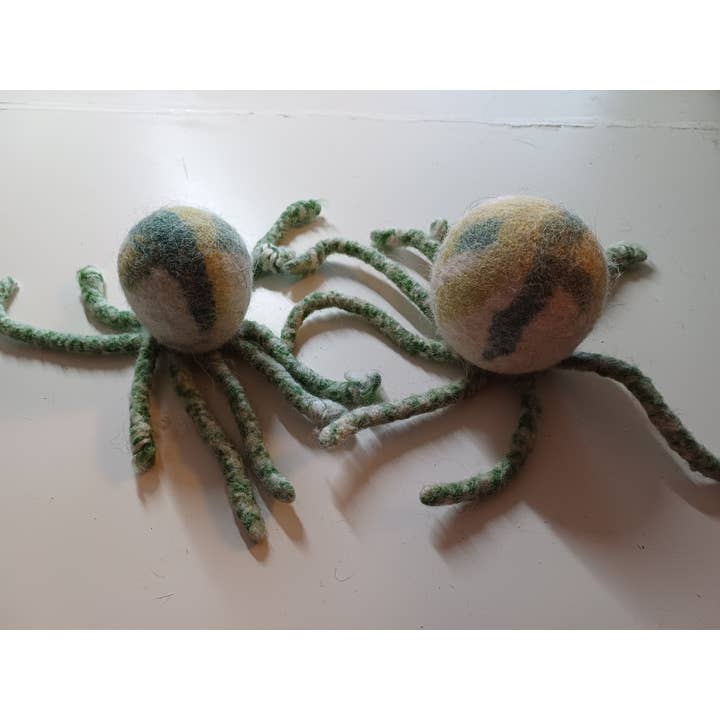 herzundhund - Wholesale Pet Toy - Dog - Octopus Made of Organic Wool Felt5