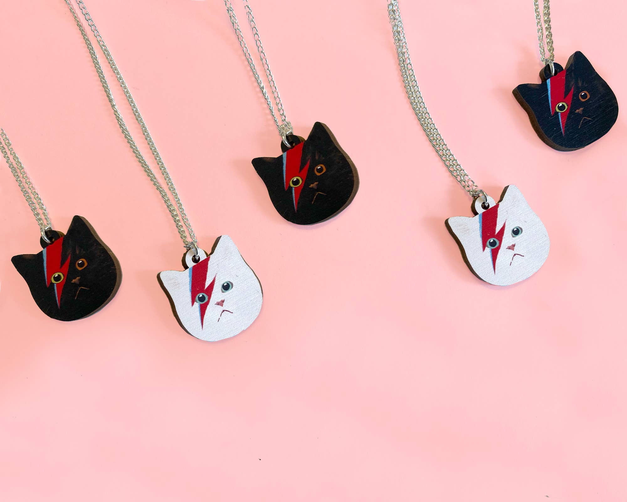 Childstar Samantha – wholesale Pendant/charm necklace – White Rock Cat Handmade Sustainable Wood Eco Necklace1