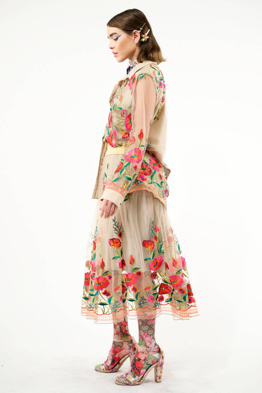 Blu Denim Camicia vintage con ricamo floreale di tulipani in vendita all'ingrosso su Faire24