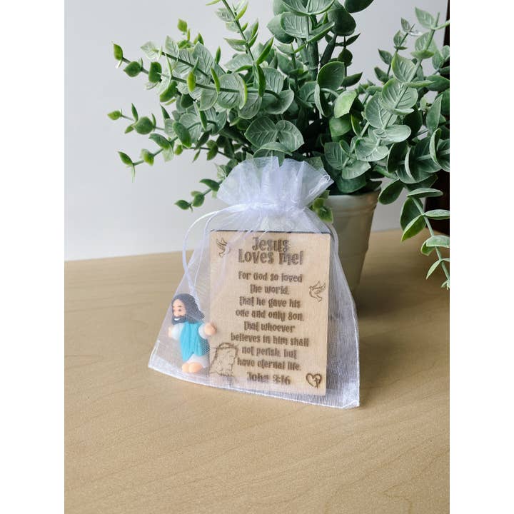 The Junkin’ Mamas - Wholesale Gag Gift/Novelty Gift - Jesus Loves You Gift Set