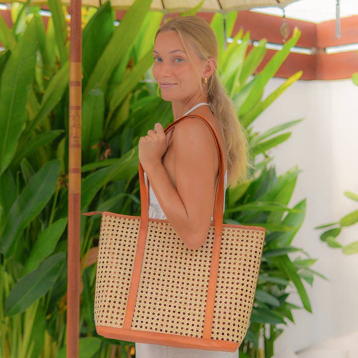 Kayu&Co. - Wholesale Tote Bag - Women's - Sol Tote Bag – Handwoven Rattan & Leather Shoulder Bag | Sunset & Luna7