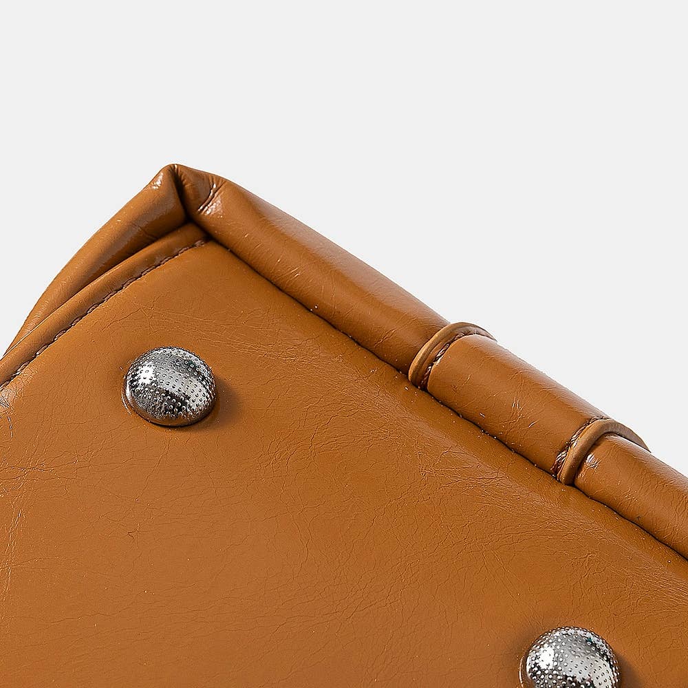 Collections by Fame Accessories - Vente Sac porté épaule – femme - Sac à bandoulière en cuir avec garniture cloutée5