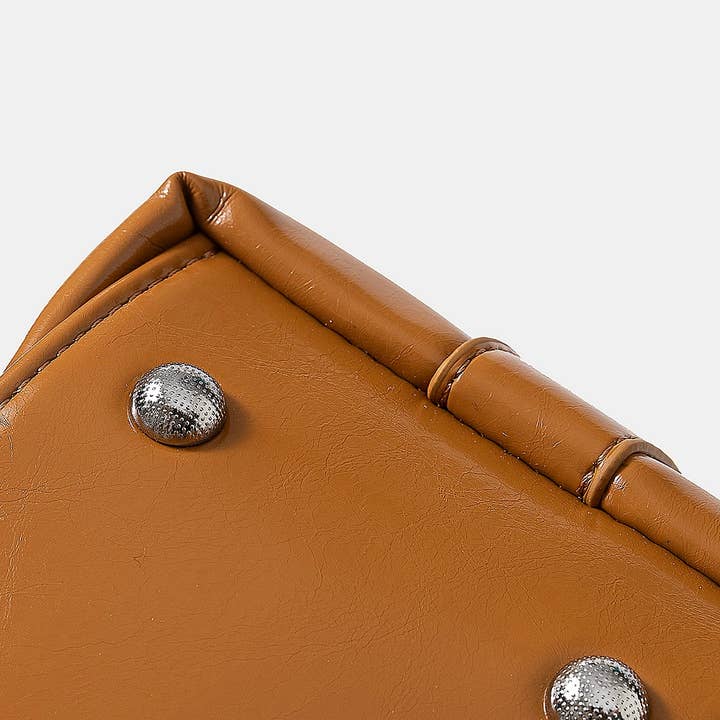 Collections by Fame Accessories - Vente Sac porté épaule – femme - Sac à bandoulière en cuir avec garniture cloutée5