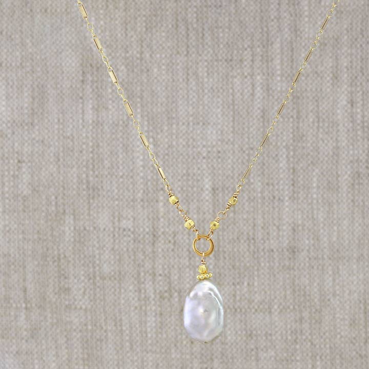 N-3546 Grey Baroque Single Pearl, Labradorite Gold Necklace for wholesale by Alicia Van Fleteren Jewelry Design