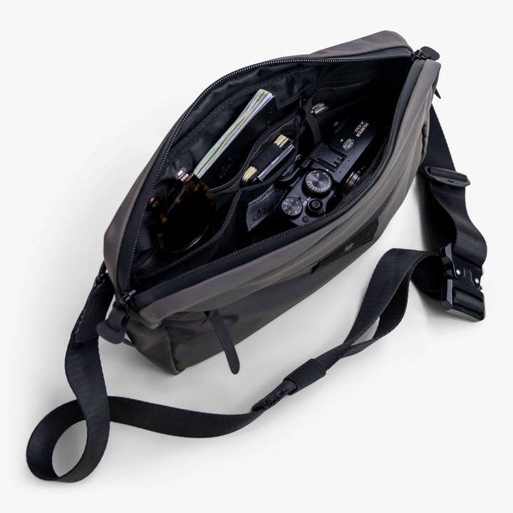 Langly Co. - Wholesale Crossbody bag – Unisex - Everyday Studio Crossbody Sling7