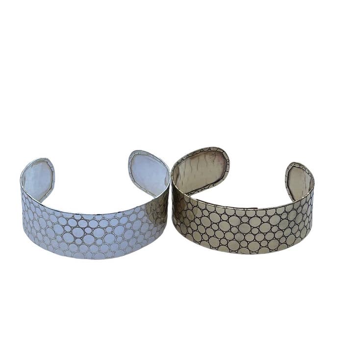 Bracelet Manchette Gaufré - SOLDES pour la vente par Hopes Unlimited