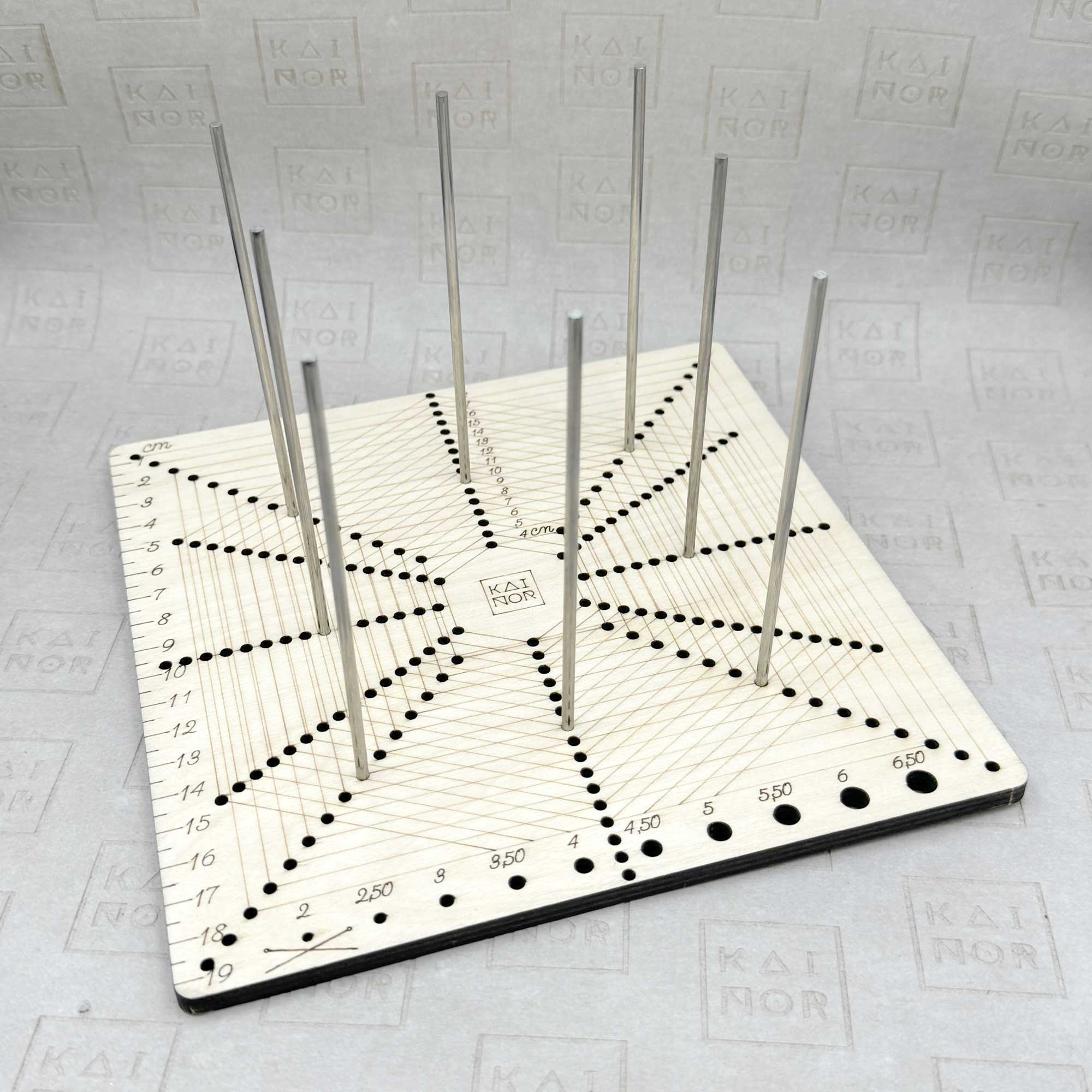 Kainor – Großhandel Strick-/Häkelzubehör – Spannbrett mit langen Stahlstiften, 19 cm, Granny Squares2