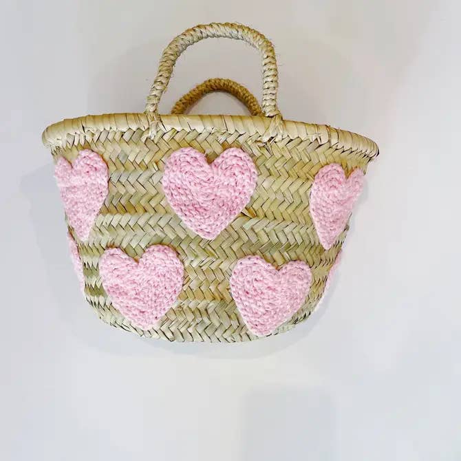 Terracotta Design LTD – wholesale Basket – Moroccan Valentine's Days Heart Straw Basket2