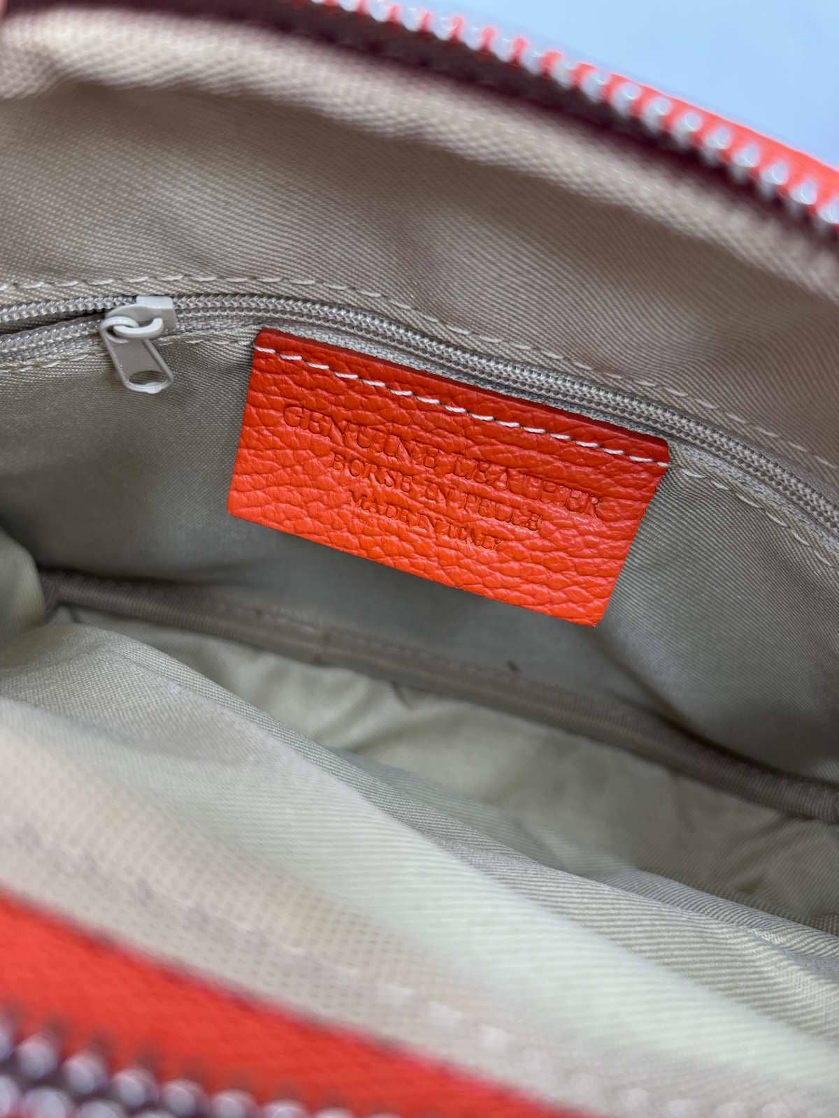 Suie Valentini srl - Wholesale Shoulder Bag - Women's - Genuine leather shoulder bag, made in Italy, art. 1124165