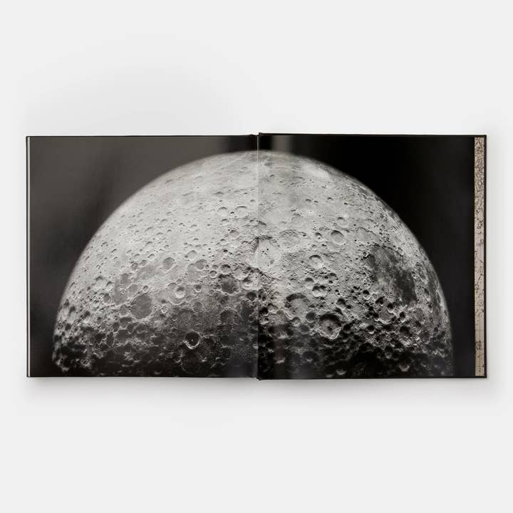 Phaidon - Wholesale Science & Math - Sun And Moon: A Story Of Astronomy, Photography And Mapping8