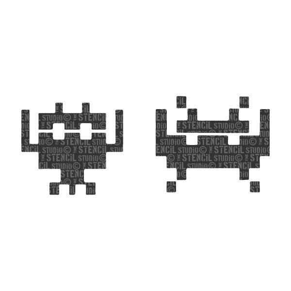 Pochoir Space Invaders pour la vente par The Stencil Studio