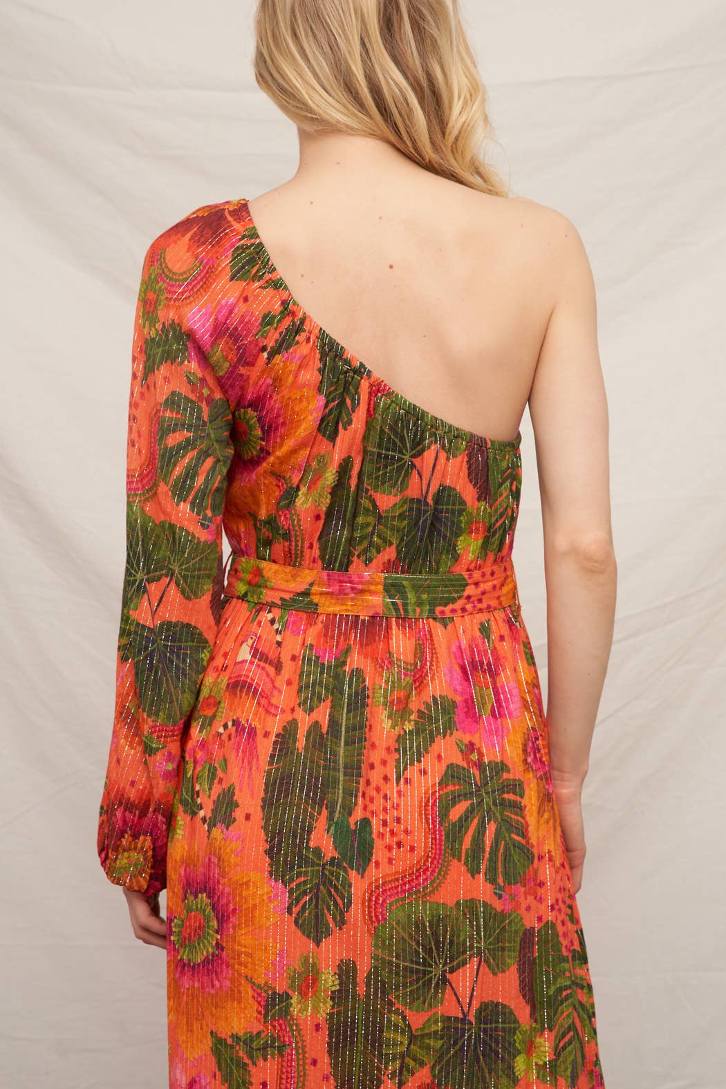 Orange Multi Robe à une épaule à imprimé tropical avec lurex en vente sur Faire9