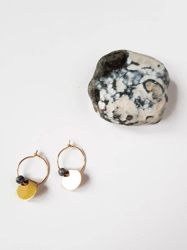 Mini hoop earrings gold plated obsidian bead for wholesale by Thévy Guex