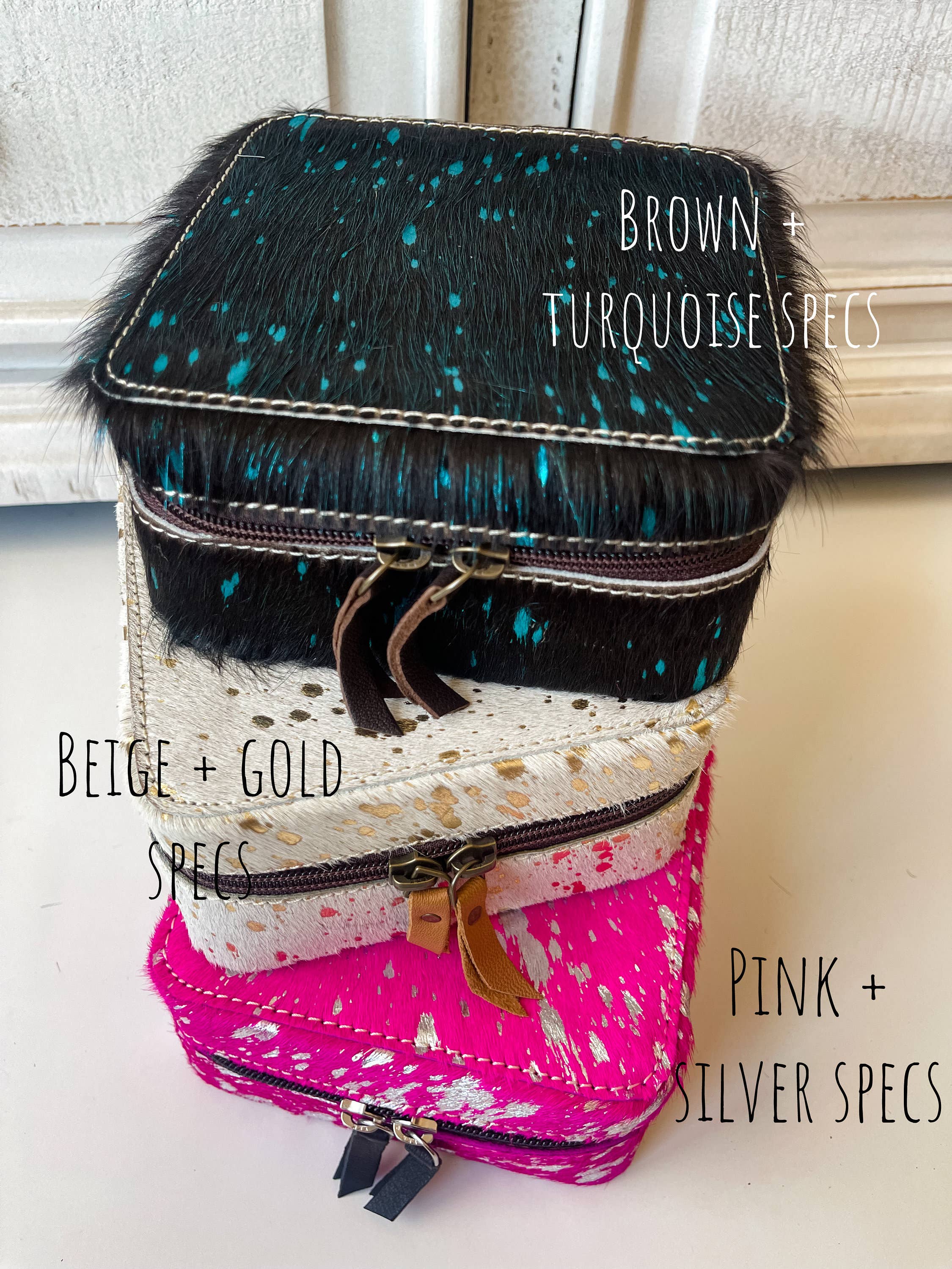 Boho Ranch Shop - Vente Boîte/rangement à bijoux - Boîte à bijoux en cuir de peau de vache western - rangement de voyage2