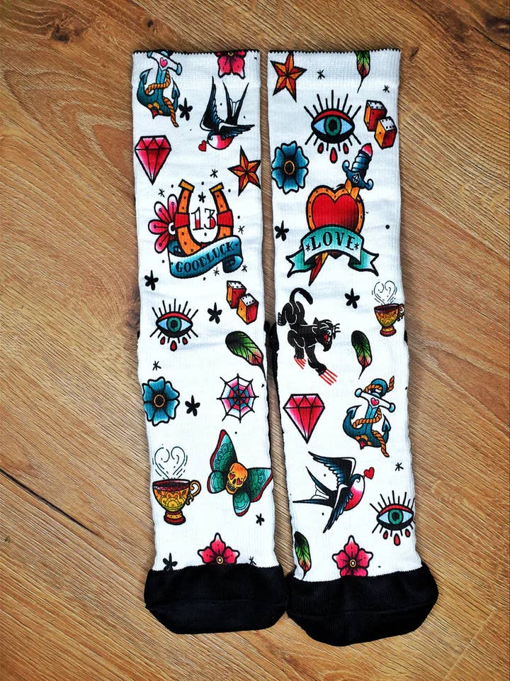 OLD SCHOOL - Calze con tatuaggi old school per la vendita all'ingrosso da parte di Crossocks