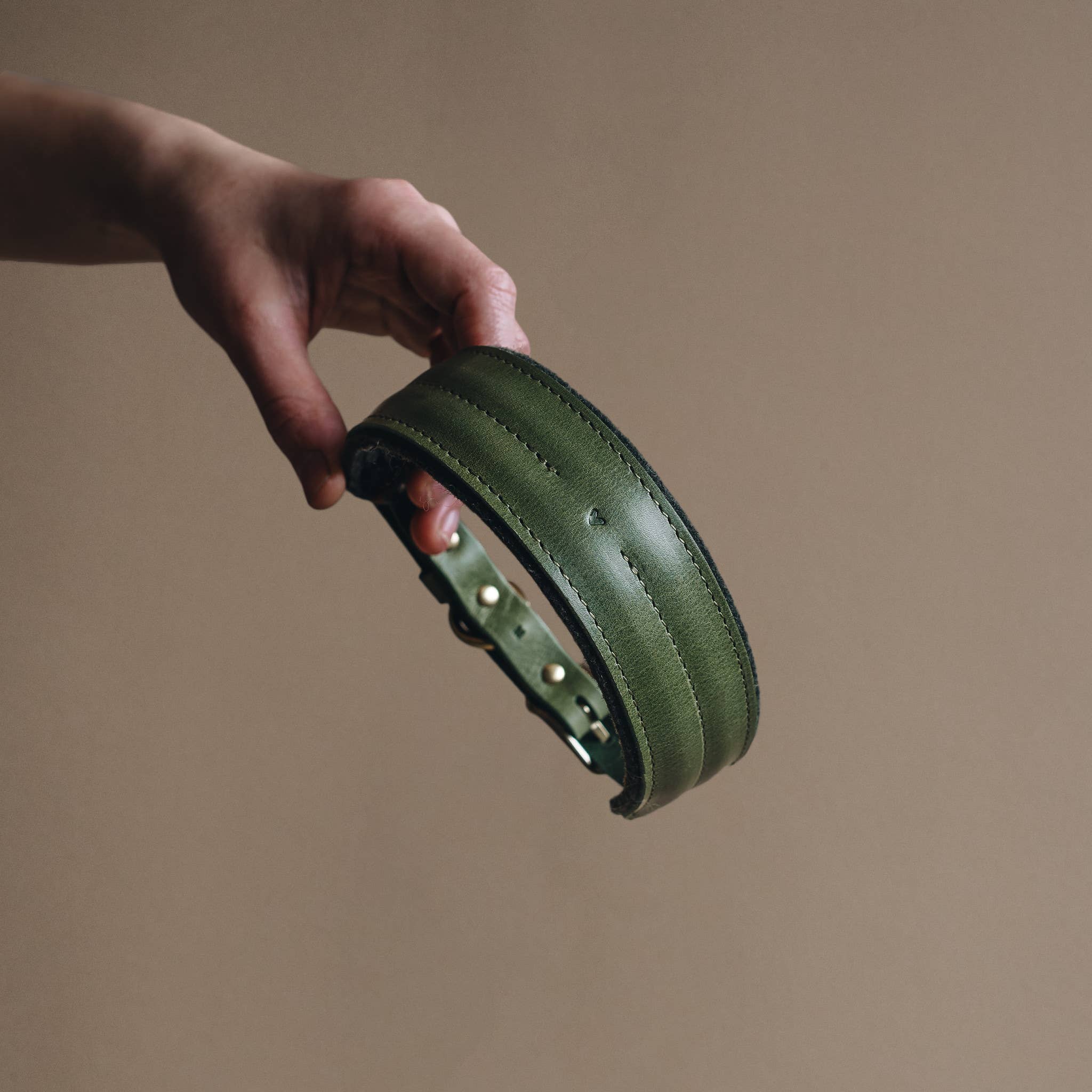 BAND&ROLL – wholesale Pet collar – Dog – Wool Padded Wide Dog Collar. Pine3