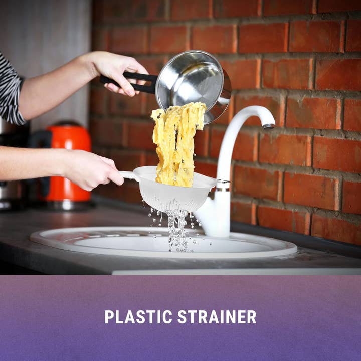 YBM HOME INC. - Wholesale Colander - 9.75 Inch Plastic Strainer with Handle - 3 Colors4