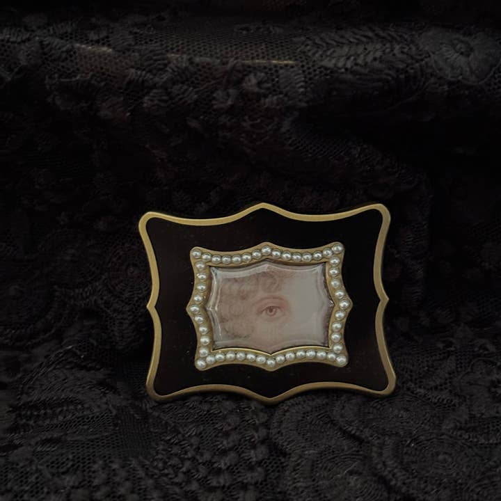 Seance - Wholesale Brooch - Lovers Eye brooch - Dorian