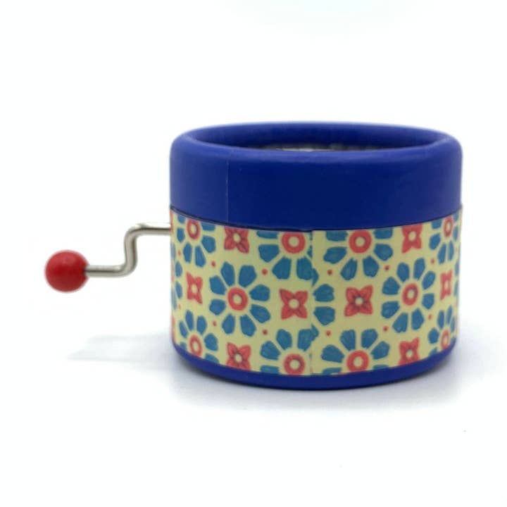 Little music box with a hand cranked mechanism. for wholesale by esdemusica by Rocio