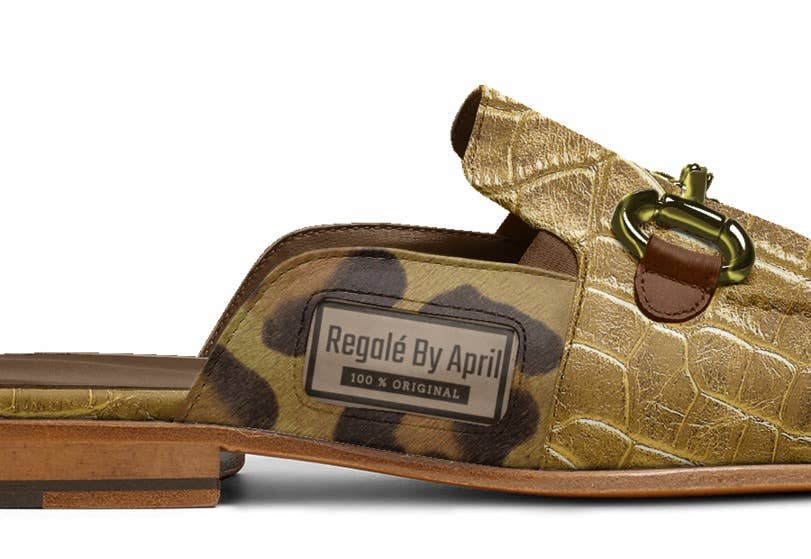 Diamond Eyes Enterprises - Wholesale Slippers - Women's - Regalé6