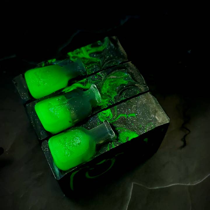 Raven Avenue Studio - Wholesale Bar Soap - Absinthe Artisan Soap / Beer Soap