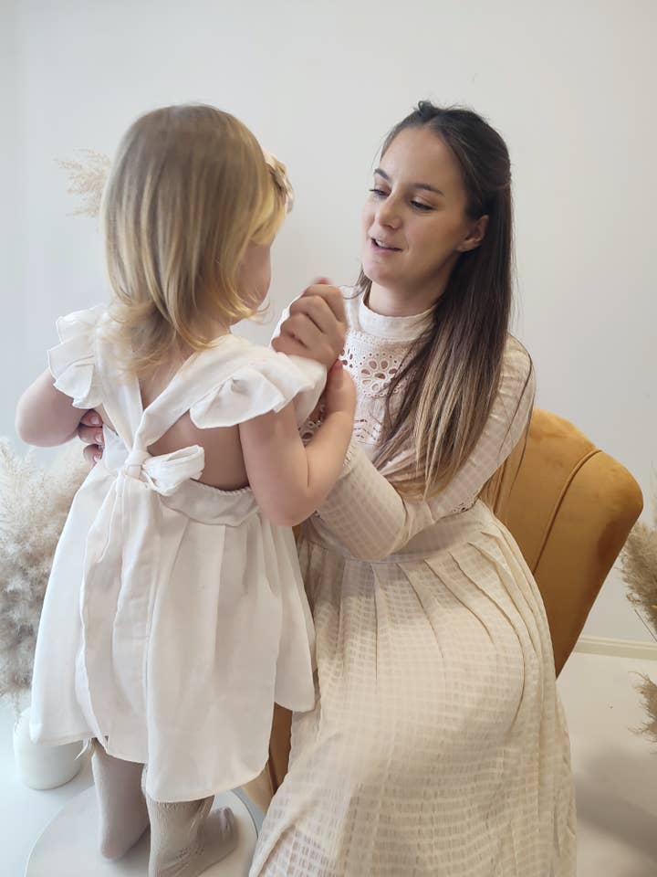 Petiteaude - Venta al por mayor Vestido - Niños - Vestido de delantal de bautizo para niña con flores de primavera y verano para niñas11