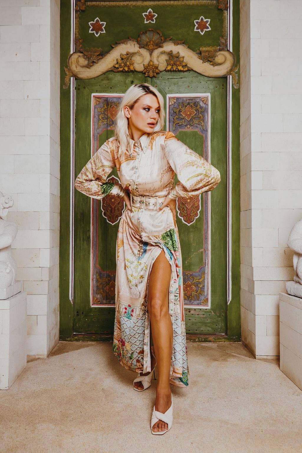 MACKENZIEMODE – Vestido - Mulher por atacado – Vestido longo Empress Silk com estampa Pavão6