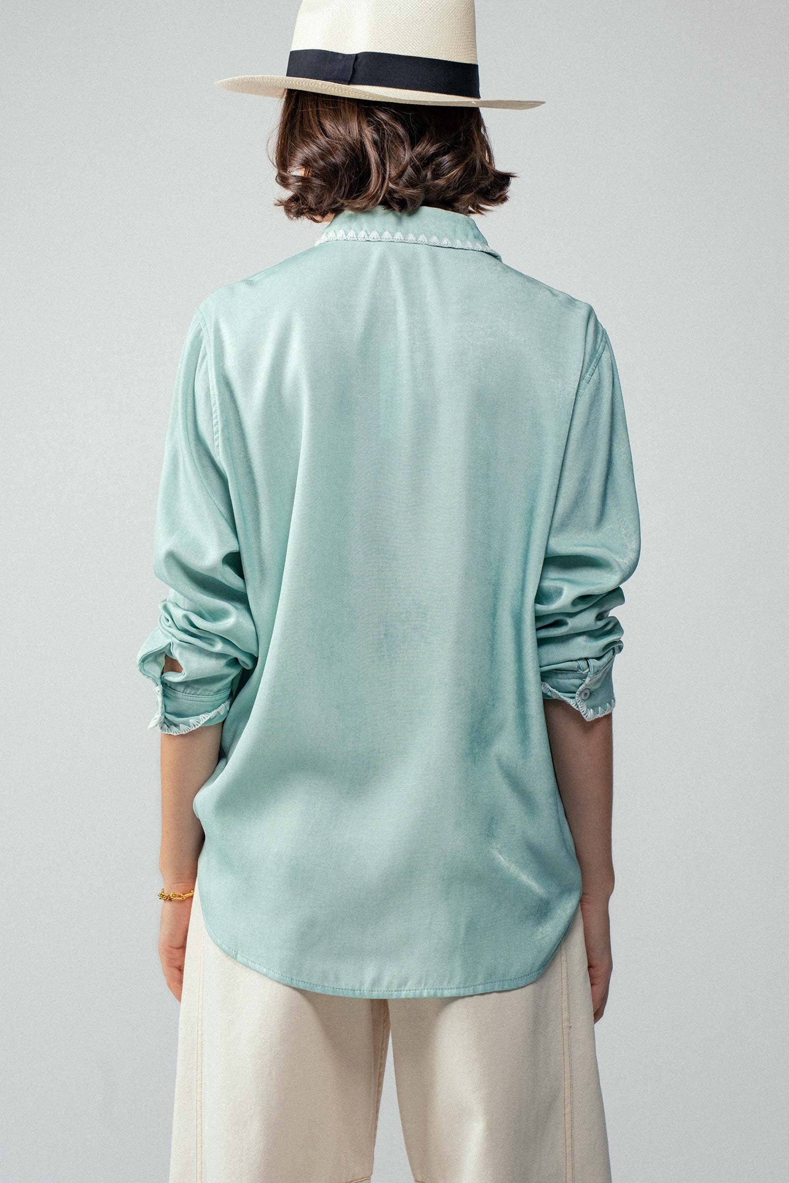 Urban Daizy - Vente Chemise à col boutonné – femme - Chemise à manches longues en soie lisse1