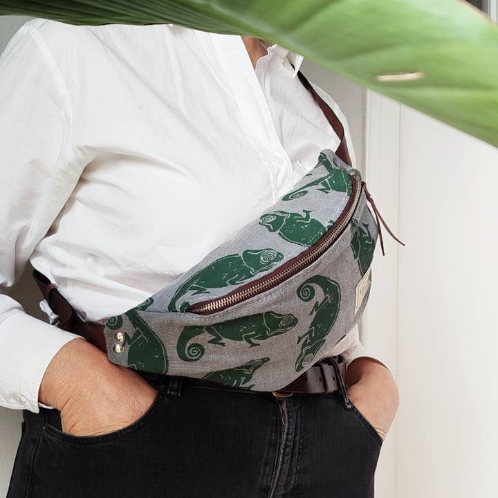 Made in Tarrío - Vente Sac ceinture – femme - Banane "Caméléon". Tissu d'ameublement et cuir naturel3