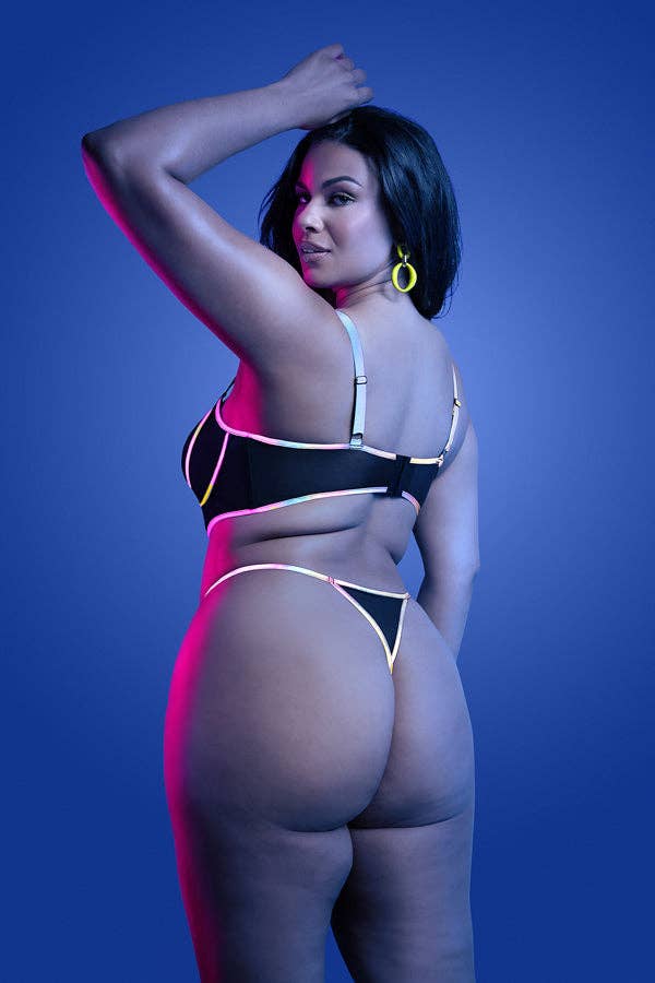 Black Solar Flare Bra & Panty for wholesale on Faire7