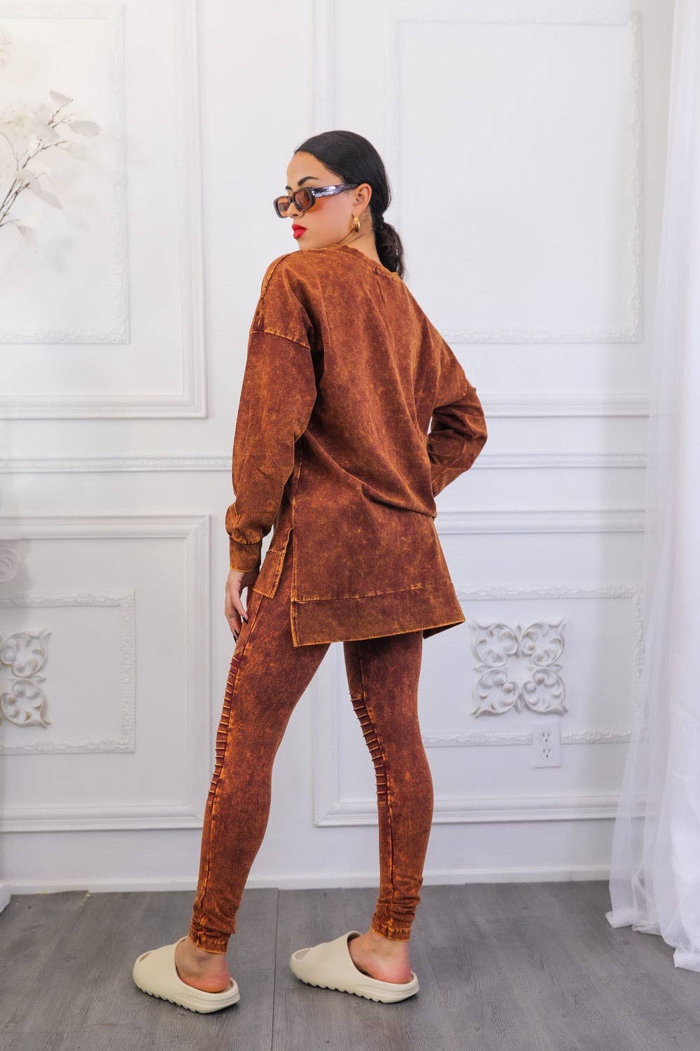 SurelyMine - Venta al por mayor Conjuntos de top y pantalón (NO para estar en casa) - Mujer - Conjunto de camiseta de manga larga y leggins con el lema Mineral Wash2