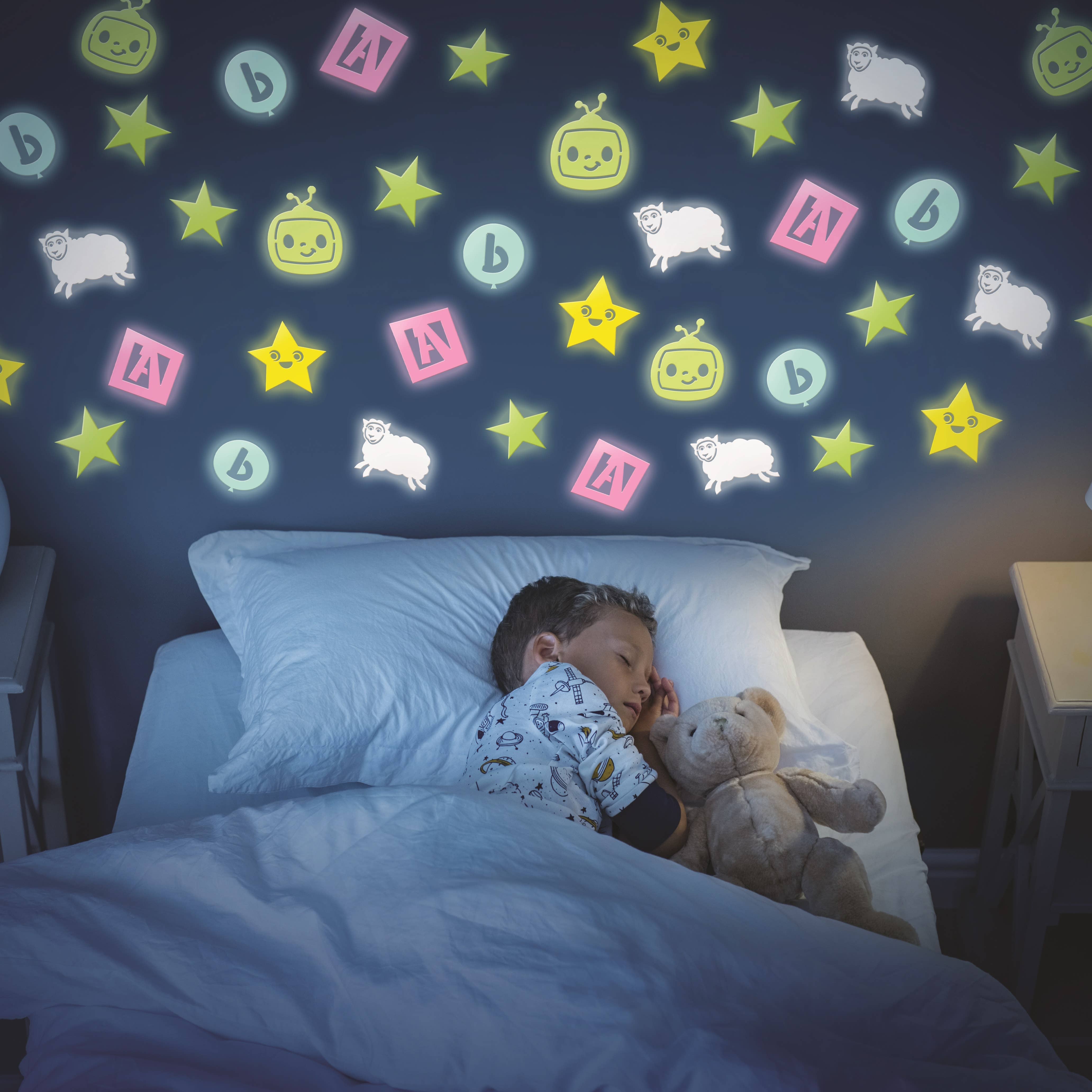 Variety Distributors - Wholesale Toy Set - Kids - CoComelon Glow in the Dark Stars/Stickers 50-piece set0