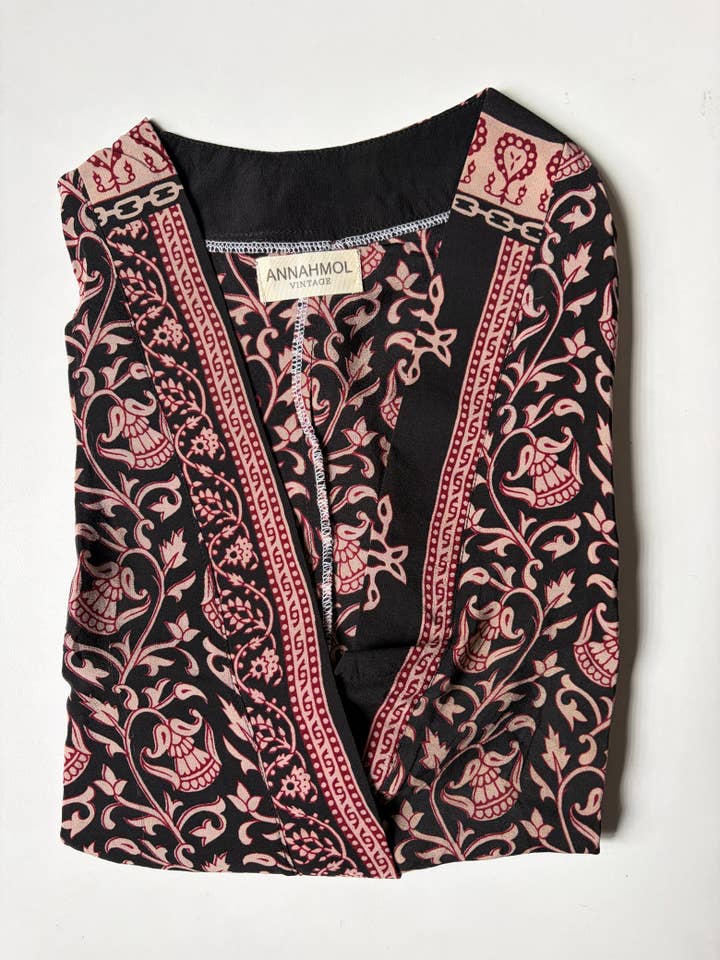 Annahmol - Wholesale Blouse - Women's - Vintage Silk Kimono Top: Free Size: BEST SELLERĀ : OOAK23