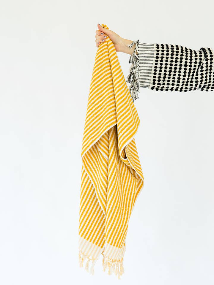 Gulrandig molnhandduk för wholesale av KISA