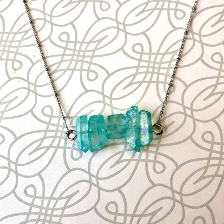 Blaue Kristallbar-Halskette für den Großhandel von Wonderfully Fashioned