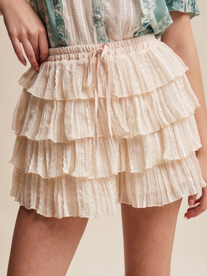 Falda-pantalón mini plisada con volantes bordados LP0272 para venta al por mayor de Listicle