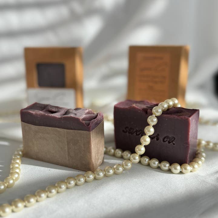 Baccarat Rouge (vegane Seife) Ganz natürlich, handgemacht. für den Großhandel von Soanna Candle Co.