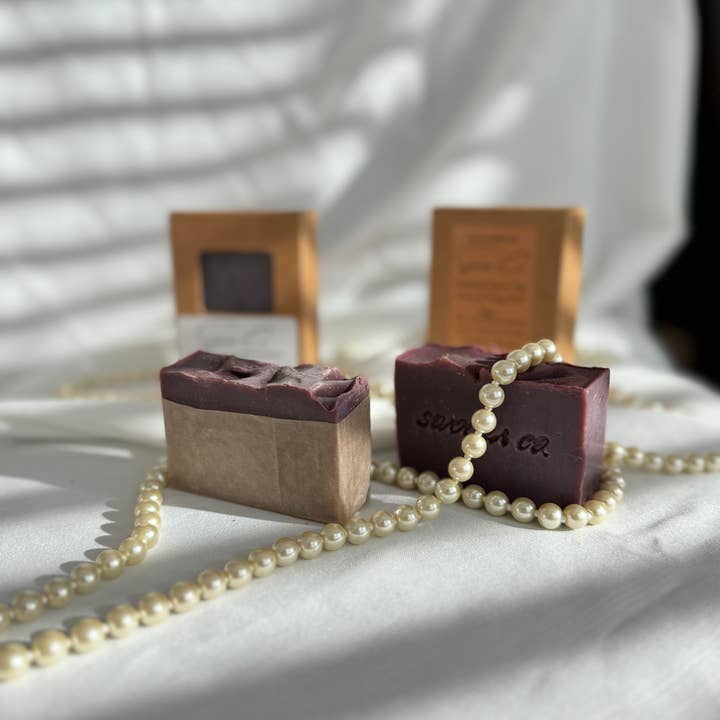 Baccarat Rouge (savon végétalien) entièrement naturel, fabriqué à la main. pour la vente par Soanna Candle Co.