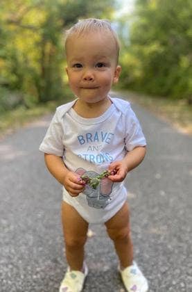 Tubesies – wholesale Overall - Baby – Tubesies Ava Elephant Onesie med G-rör tillgång3