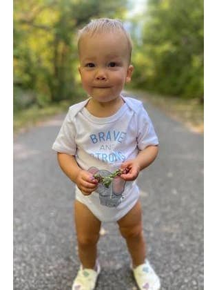 Tubesies – wholesale Overall - Baby – Tubesies Ava Elephant Onesie med G-rör tillgång3