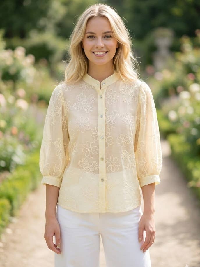 Broderet bluse med pufærmer for engroshandel hos VICTORIA&ISAAC