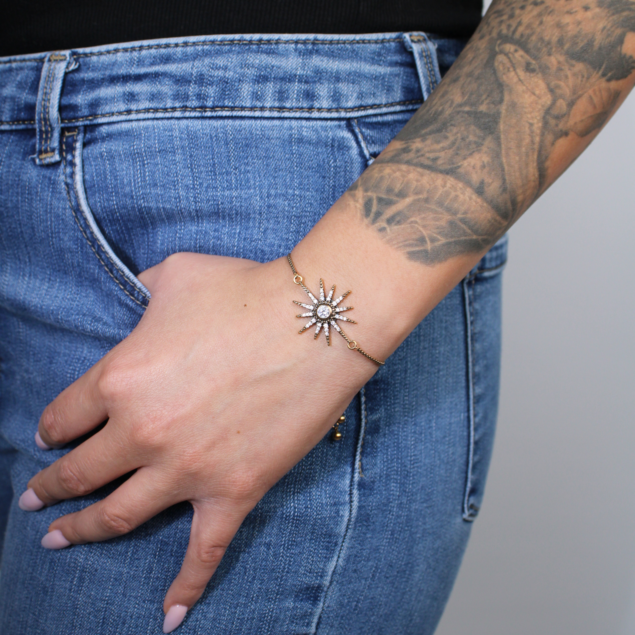 Katia Designs – Engroshandel Armbånd med vedhæng – Breathe Crystal Starburst justerbar kædearmbånd2