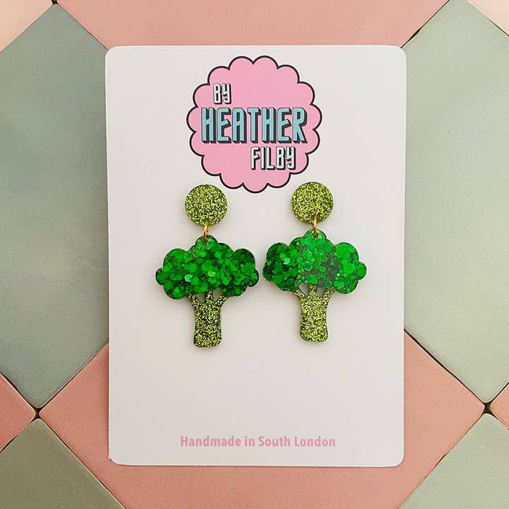 Brincos de Resina com Brócolos Verdes Pequenos e Brilhantes - Mais Vendidos por atacado de By Heather Filby
